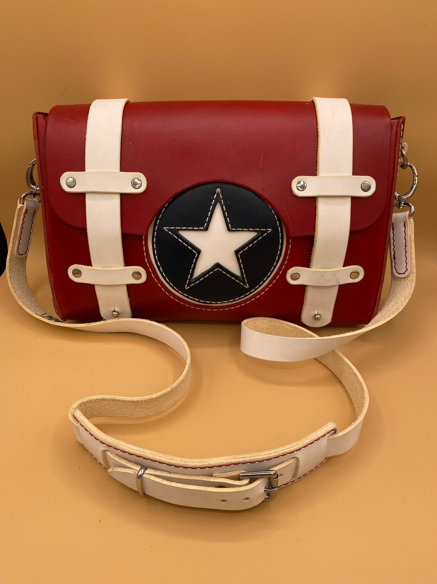 Darla Large Messenger Bag